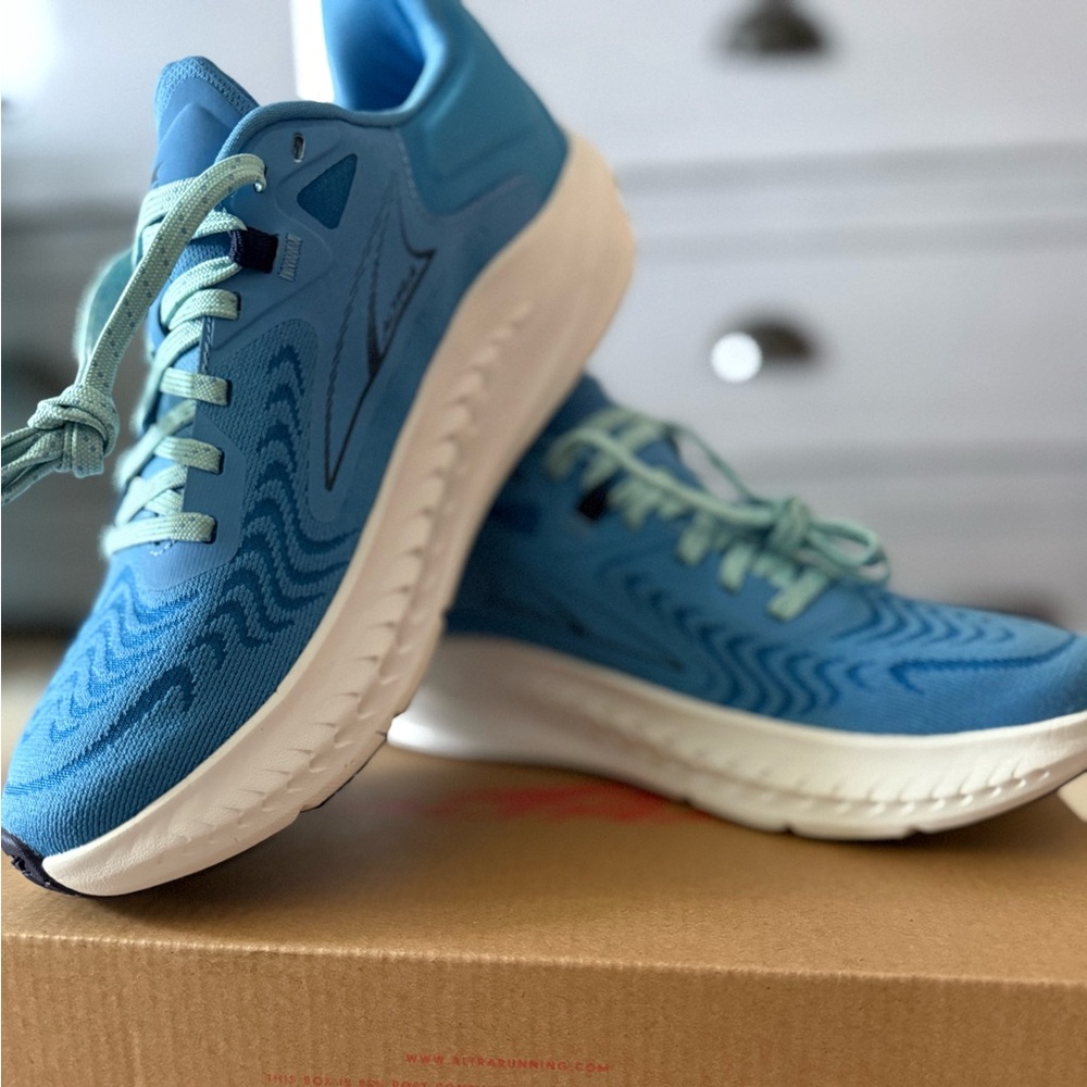 Brand New! New With Tags ALTRA Women’s TORIN 7 size 6.5
